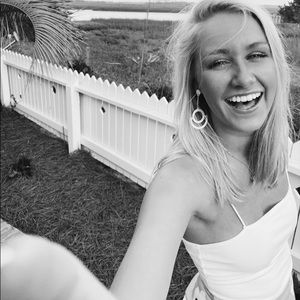 Meet your Posher, Serena